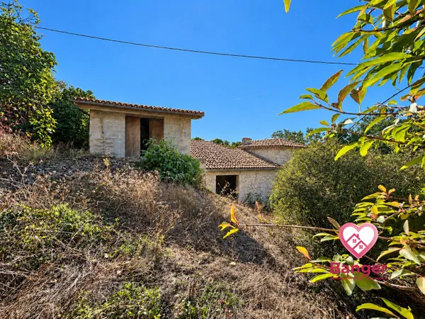 Lot à rénover dans un petit Hameau