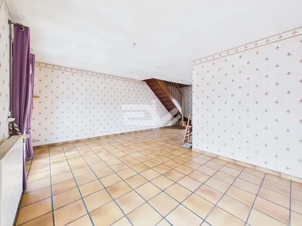 Fismes, Pavillon sur sous-sol complet avec vie de plain-pied, fort potentiel et environnement privil