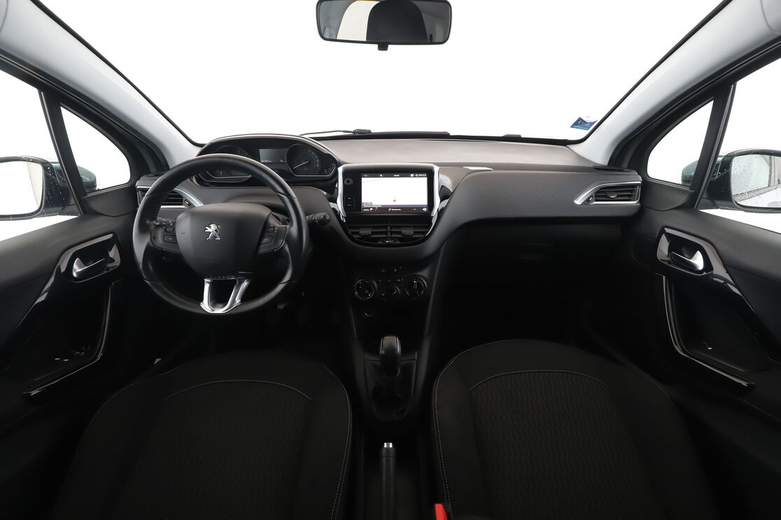 Peugeot 208 1.6 Blue-HDi Style — photo 11