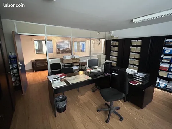 Bureau 198 m²