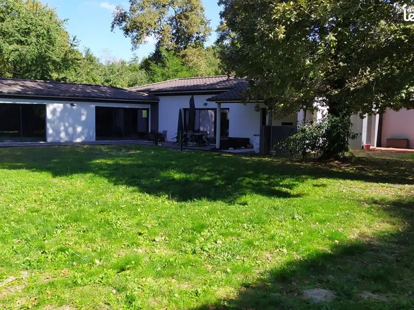 Particulier vends maison contemporaine double 245m² - Piscine intérieure
