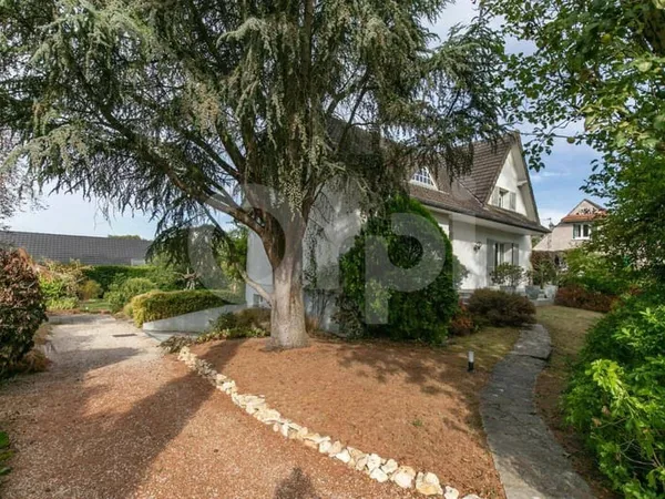 Maison 5 pièces 235 m²