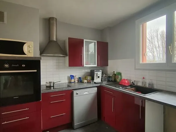 PLEIN CENTRE VILLE, MAGNIFIQUE F4 DE 80 M2 AVEC TERRASSE DE 10 M2 SITUÉ DANS RESIDENCE CALME AVEC VU