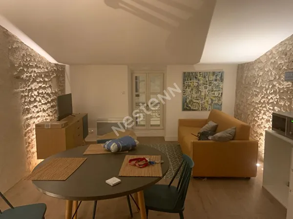 A LOUER - Studio meublé - Centre Ville de La Rochelle - 24 m2