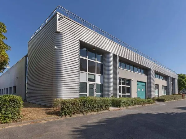 Local d'activité 481 m²