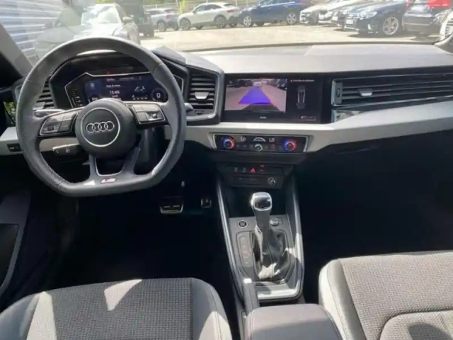 Audi A1 30 tfsi 116 ch s tronic 7 s line — photo 10