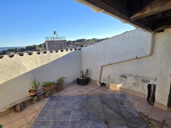 Maison de village lumineuse et de caractère à Nébian proche de Montpellier, Clermont l'Hérault et à 