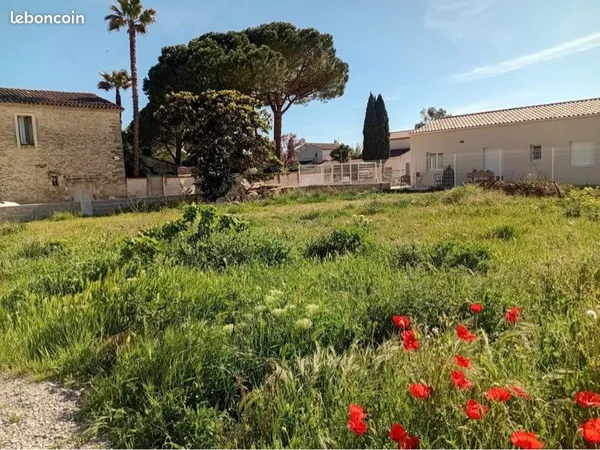 Terrain constructible 600 m² - valergues