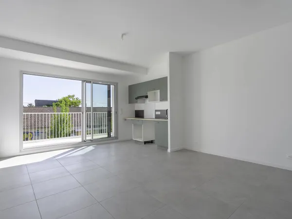 Agréable studio avec terrasse côté arrière et environnement résidentiel calme