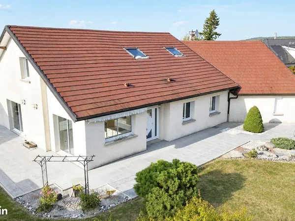 Maison 7 pièces 240 m²