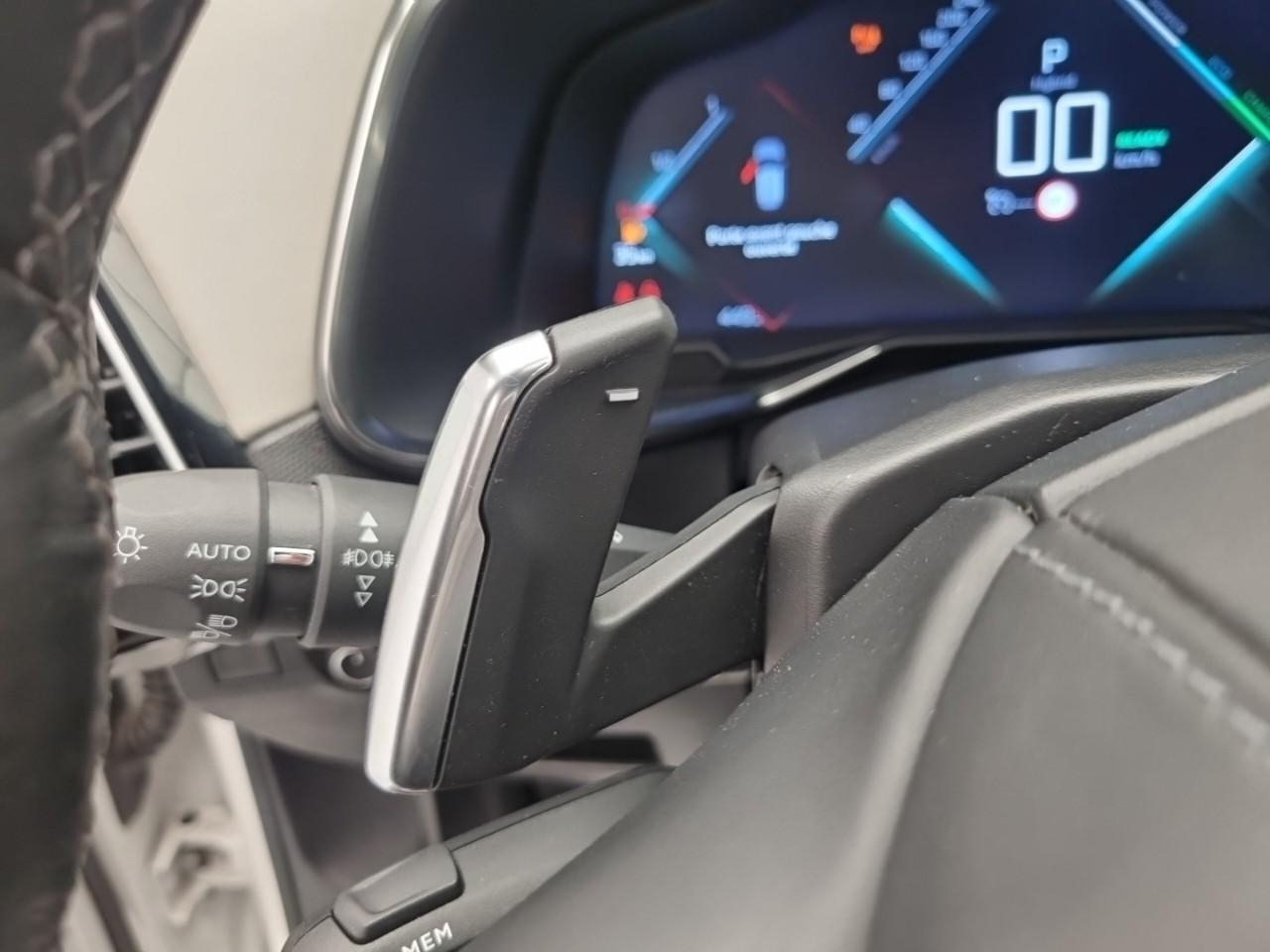 Ds Ds 7 crossback crossback hybride e-tense 300 eat8 4x4 rivoli — photo 28