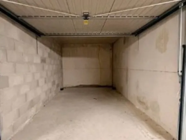 Loue garage fermé La Torse