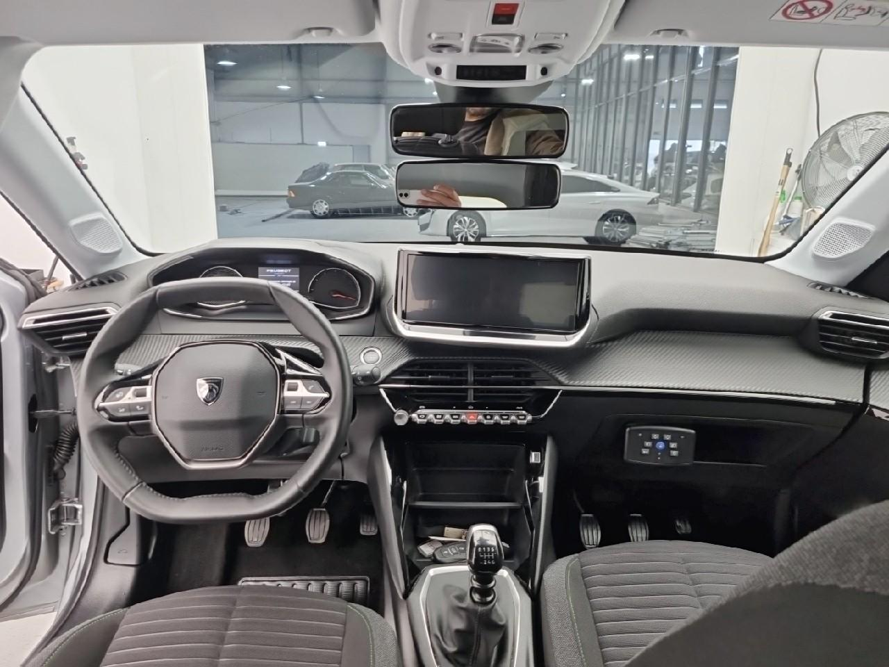 Peugeot 208 puretech 100 s&s bvm6 active — photo 12
