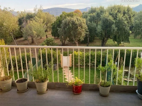 T3 traversant de 71m2 balcon plein sud, loggia, grande cave, cadre verdoyant