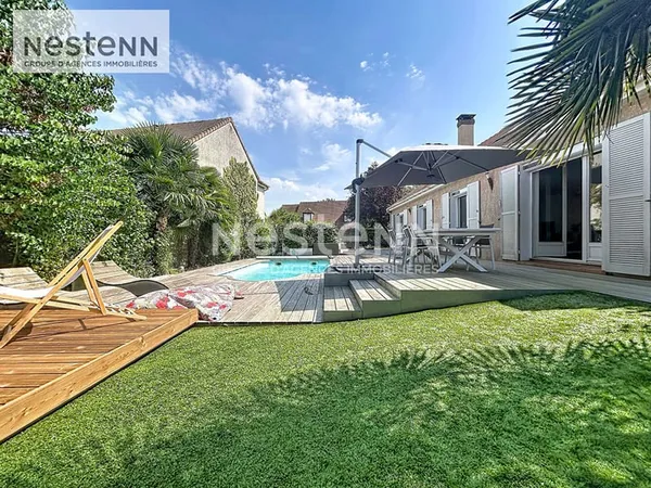 Maison 5 chambres, garage double cave et piscine 225m² au sol et 159,1m² habitable