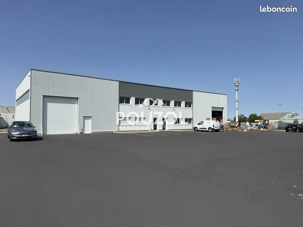 LOCAL D'ACTIVITE 367 m² GERZAT