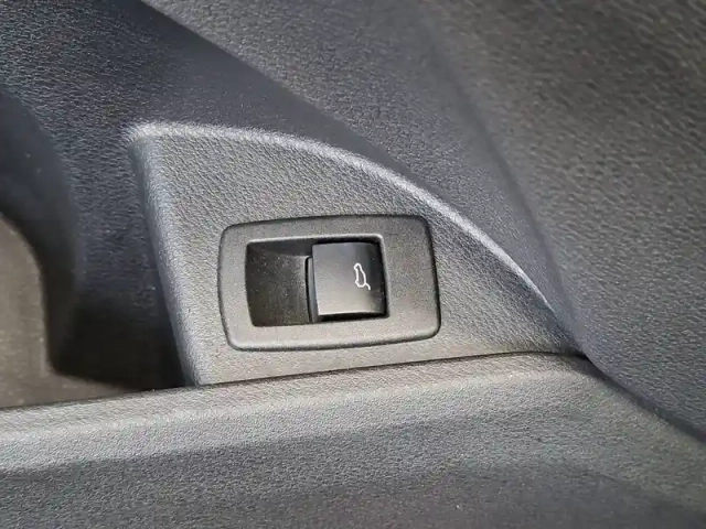 Bmw X1 sdrive 16d 116 ch — photo 32