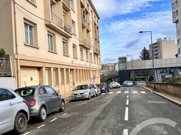 Parking 12 m²