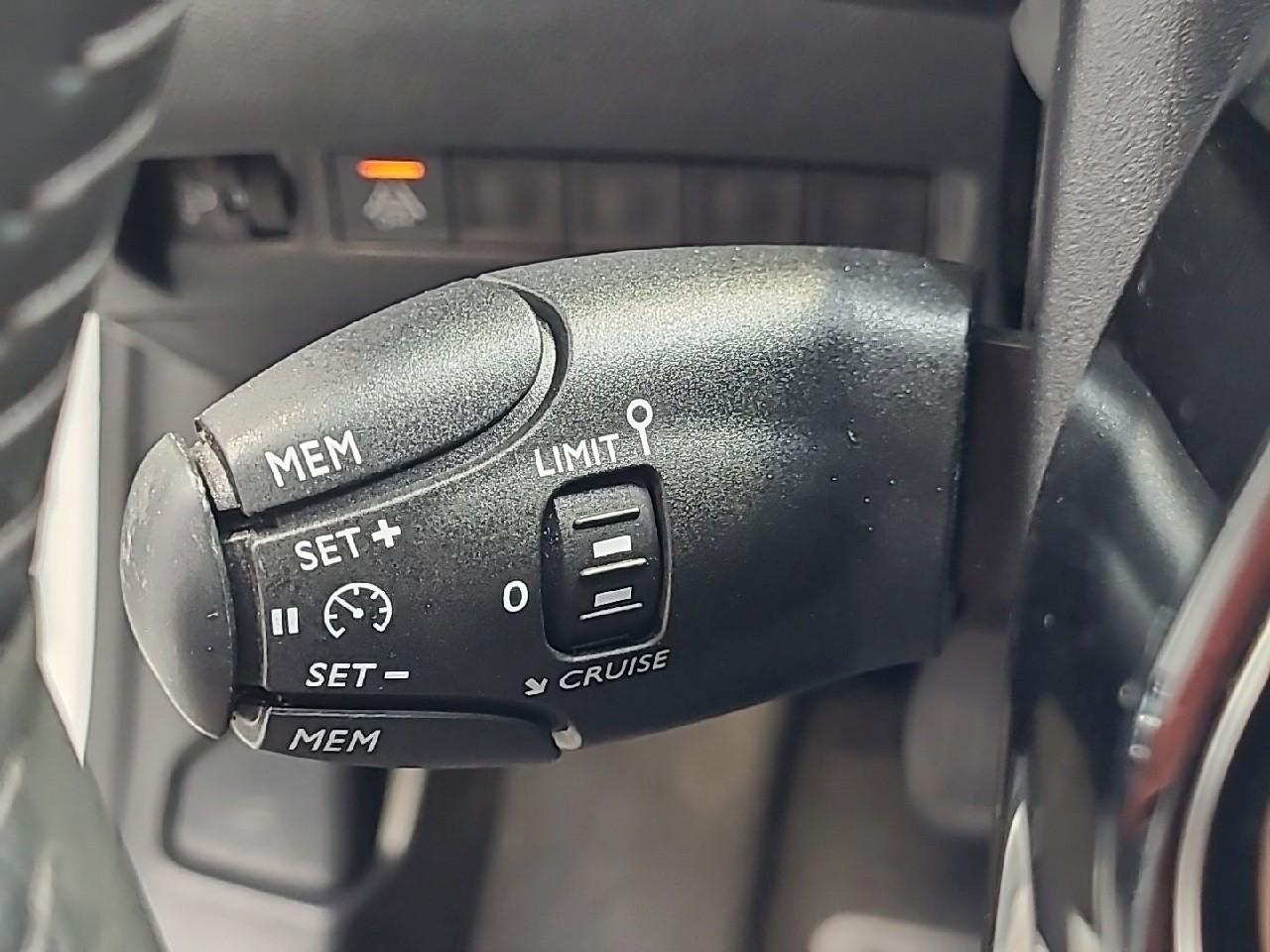 Peugeot 208 bluehdi 100 s&s bvm6 premium — photo 24