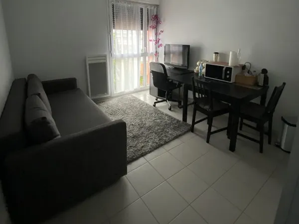 Studio meublé 21 m² - Gare de Villeurbanne - Tram T3/T6