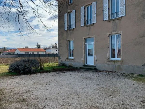 Location maison à Varennes sur Usson