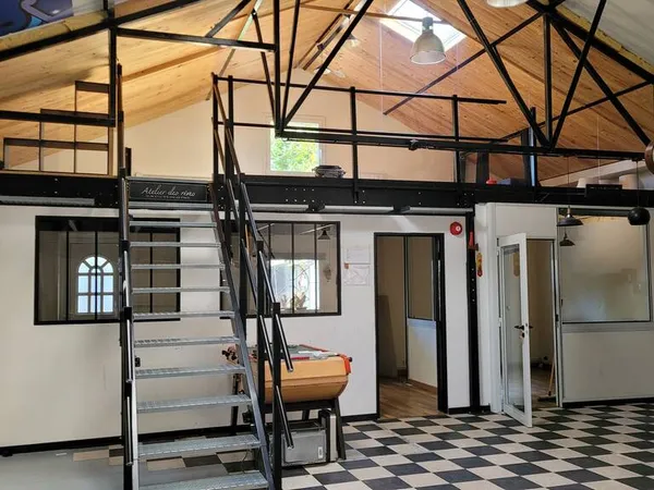 Bureau 160 m²
