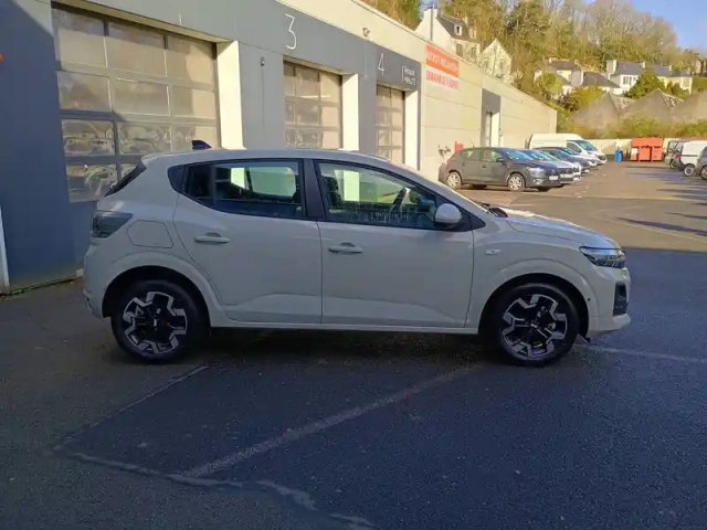 Dacia Sandero eco-g 120 auto — photo 6