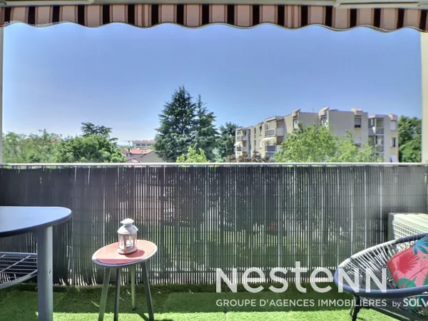 Saint-Priest Centre Ville, Appartement T4, 2 chambres, 100m², double balcon, stationnement et cave