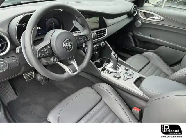 Alfa Romeo Giulia 2.2 210 ch at8 q4 — photo 6