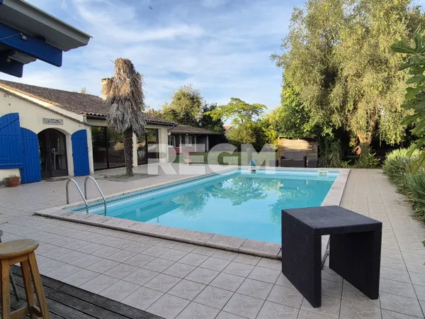 Villa au calme proche centre