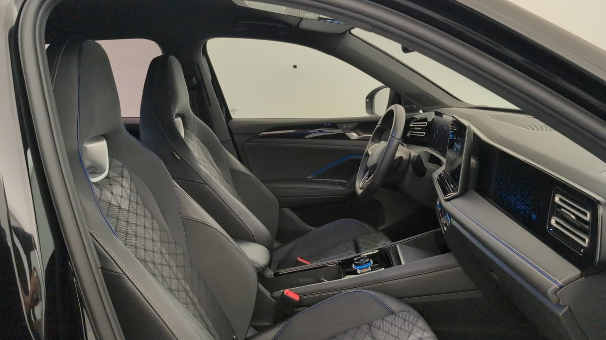 Volkswagen Tiguan — photo 9