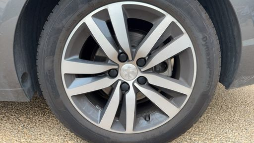 Peugeot 308 SW 1.2 PureTech 130 - Allure – 2019 – 57646 km – Essence – Boîte Manuelle — photo 5