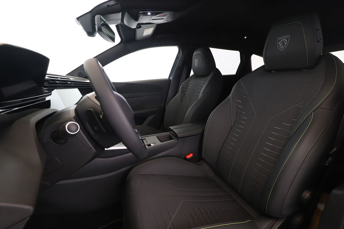 Peugeot 308 SW 1.2 Hybrid GT e-DCS6 — photo 9