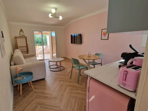 Studio avec terrasse vue mer - entièrement rénové