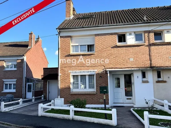 Maison de résidence de 82 m2 habitable idéal jeune couple, 4 chambres, située dans un quartier calme