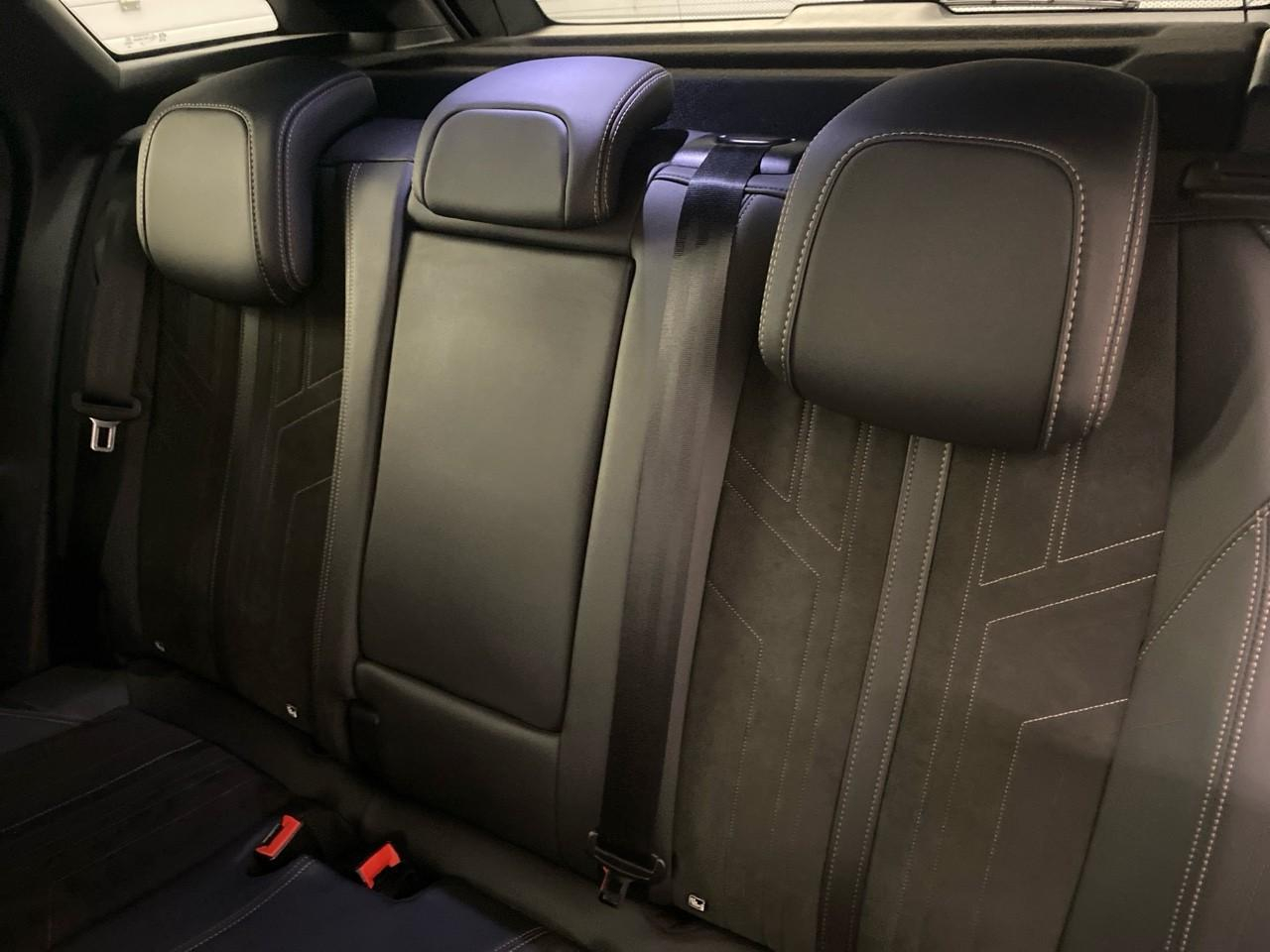 Peugeot 3008 hybrid4 300 e-eat8 gt pack — photo 13