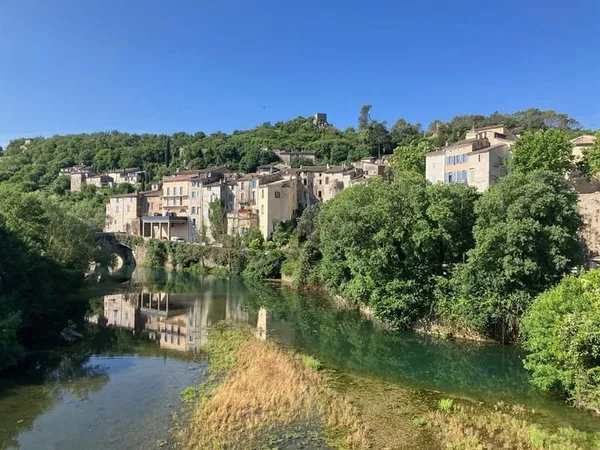 L'élégance Art Déco en bordure d'eau : Une Demeure d'Exception à