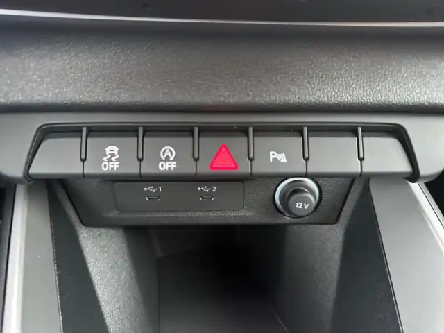 Audi A1 sportback 30 tfsi 116 ch s tronic 7 — photo 43