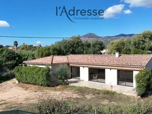 Maison de plain-pied 4 pièces 149 m²