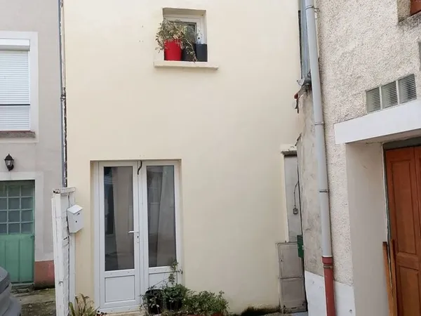 PETIT IMMEUBLE