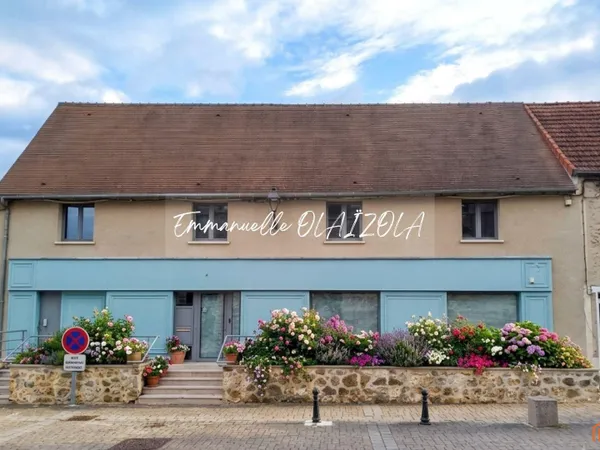 local commercial de caractère 295 m2 +cave+combles