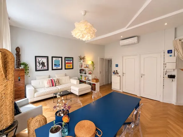 LYON 7 SAXE GAMBETTA APPARTEMENT TYPE 3 DE 50M2 CLIMATISE AV