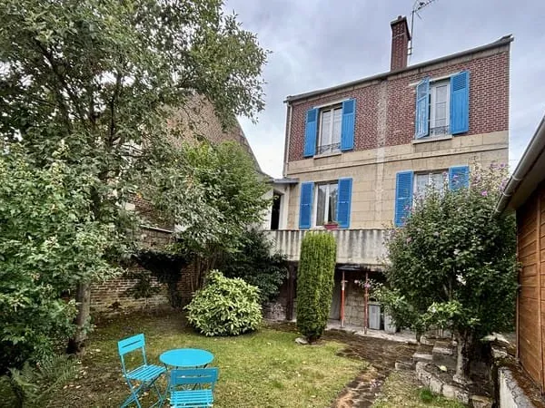 SOISSONS CENTRE-VILLE - Maison en pierre - 4 chambres
