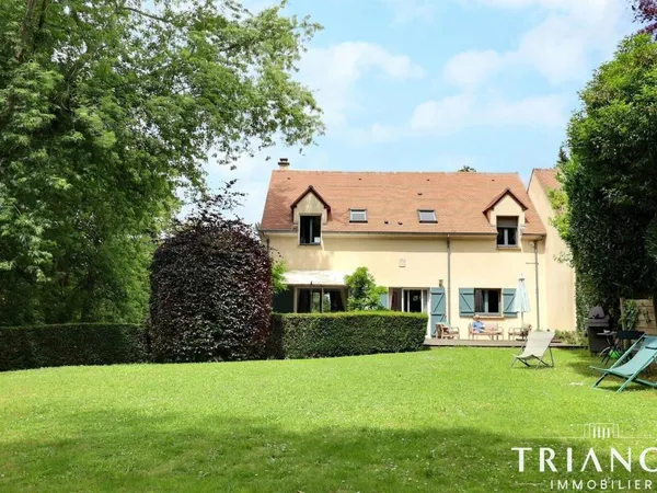 MAISON FAMILIALE DANS UNE AMBIANCE BUCOLIQUE