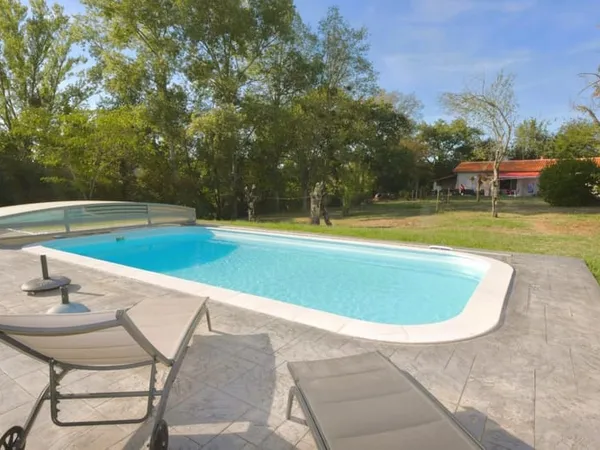 TRÈS BELLE MAISON PLAIN PIED RÉNOVÉE SUR TERRAIN 3400M² EN BORDURE DE GOLF