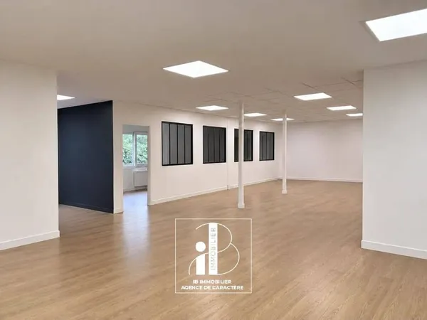 Local commercial 176 m²