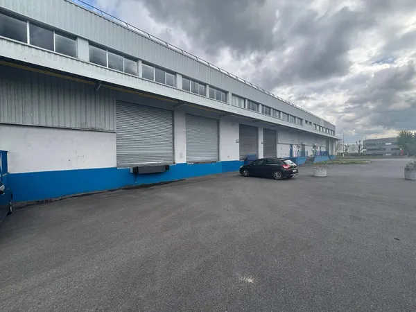 Entrepôt 1357 m²
