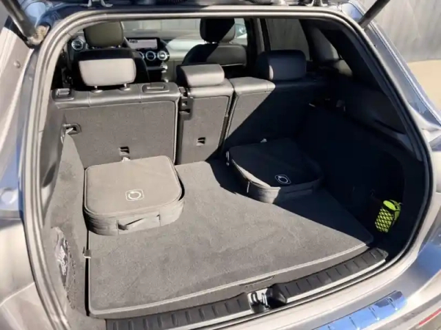 Mercedes Eqa 250+ amg line — photo 7
