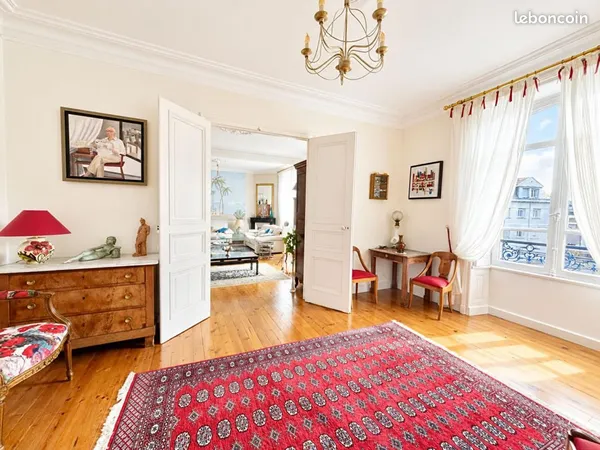 Appartement 7 pièces 200 m²