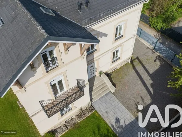 Maison 9 pièces 240 m²